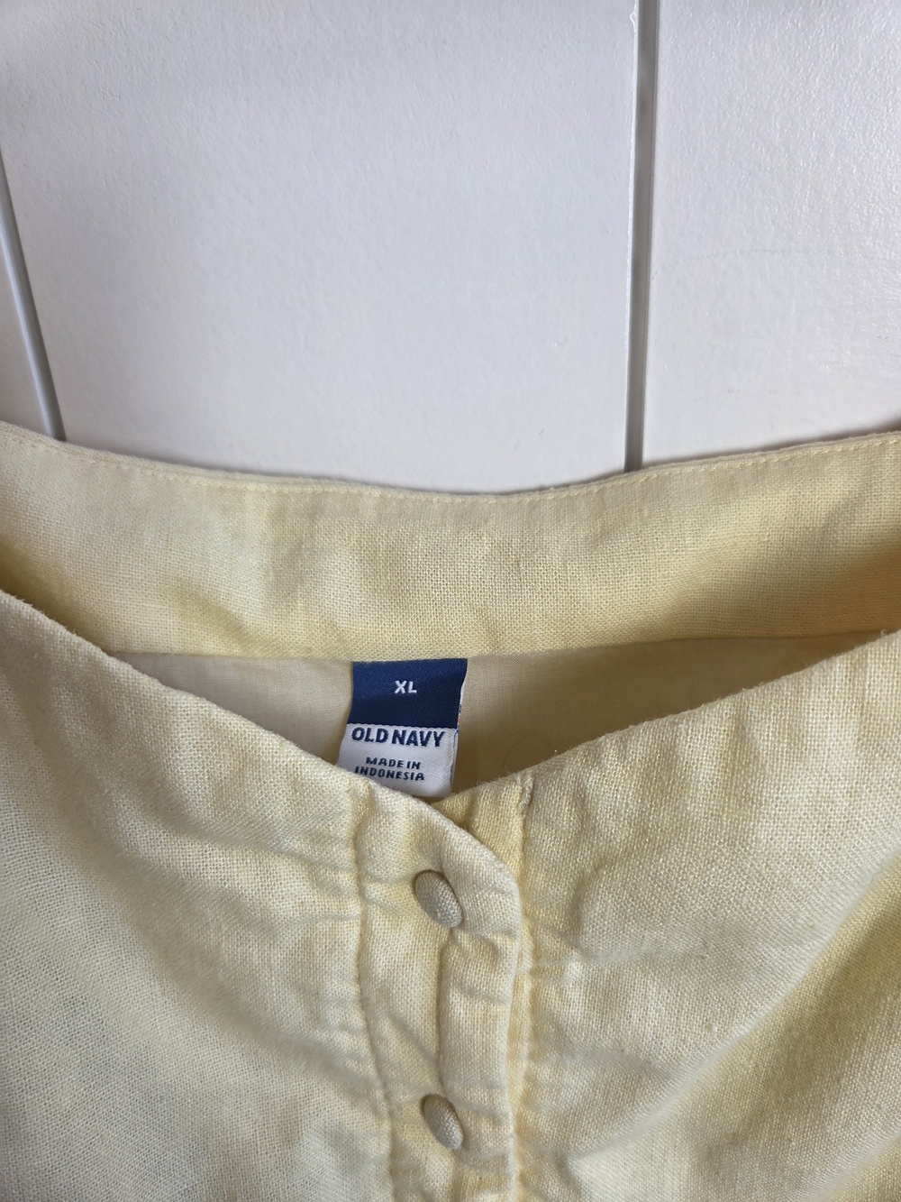 Old Navy Pale Yellow Button-Front Square Neck Tank - Picture 2 of 6